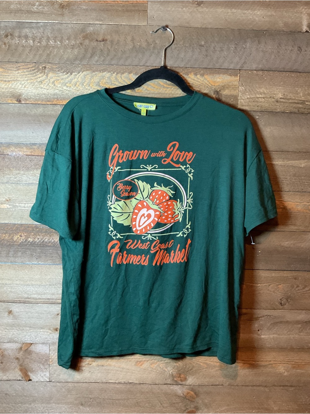 Chit Chat Dahlia Oversized Graphic Dad Tee Dark Green Strawberries Women’s Large
